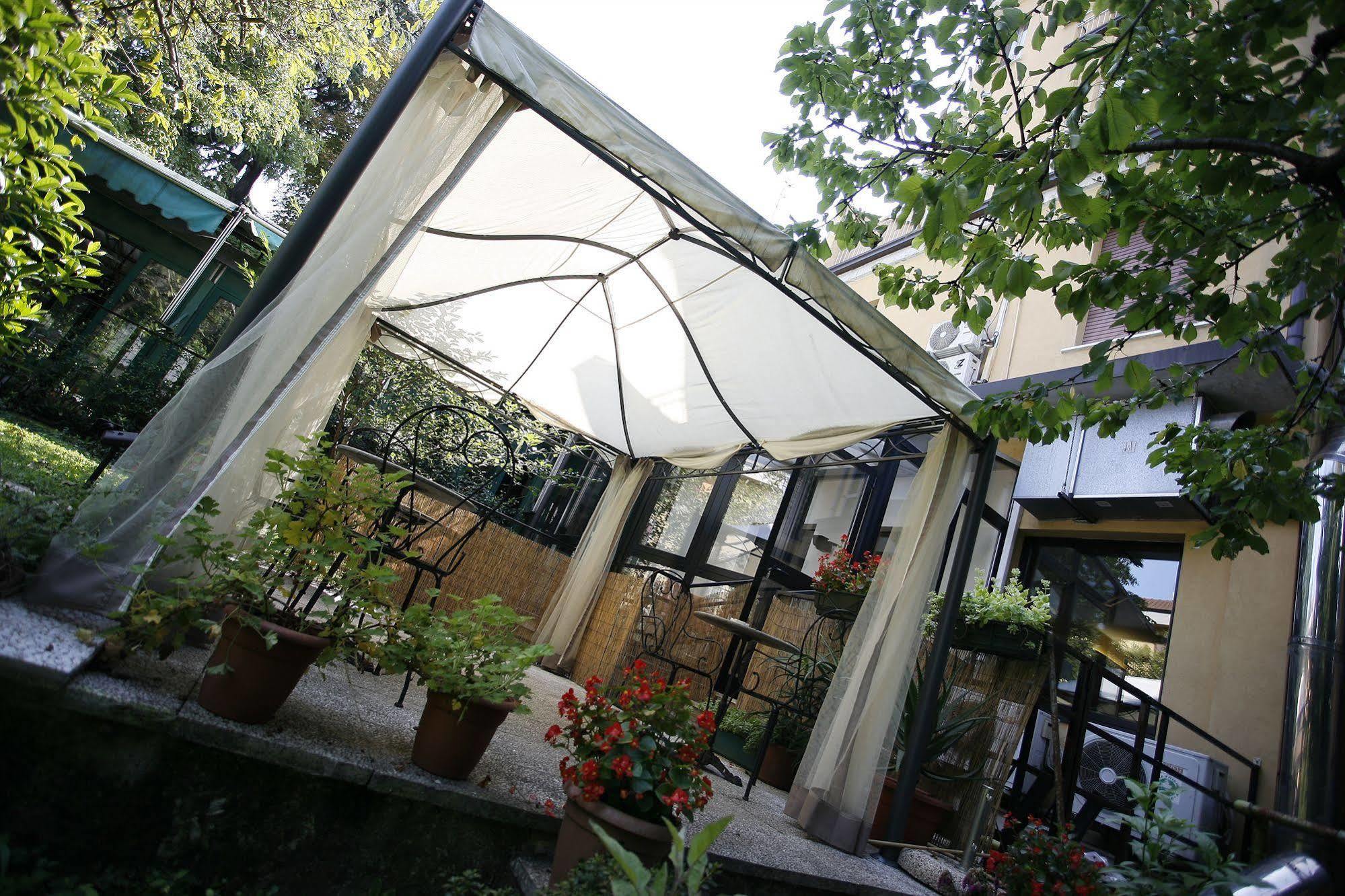 Hotel Adler Mediolan Zewnętrze zdjęcie